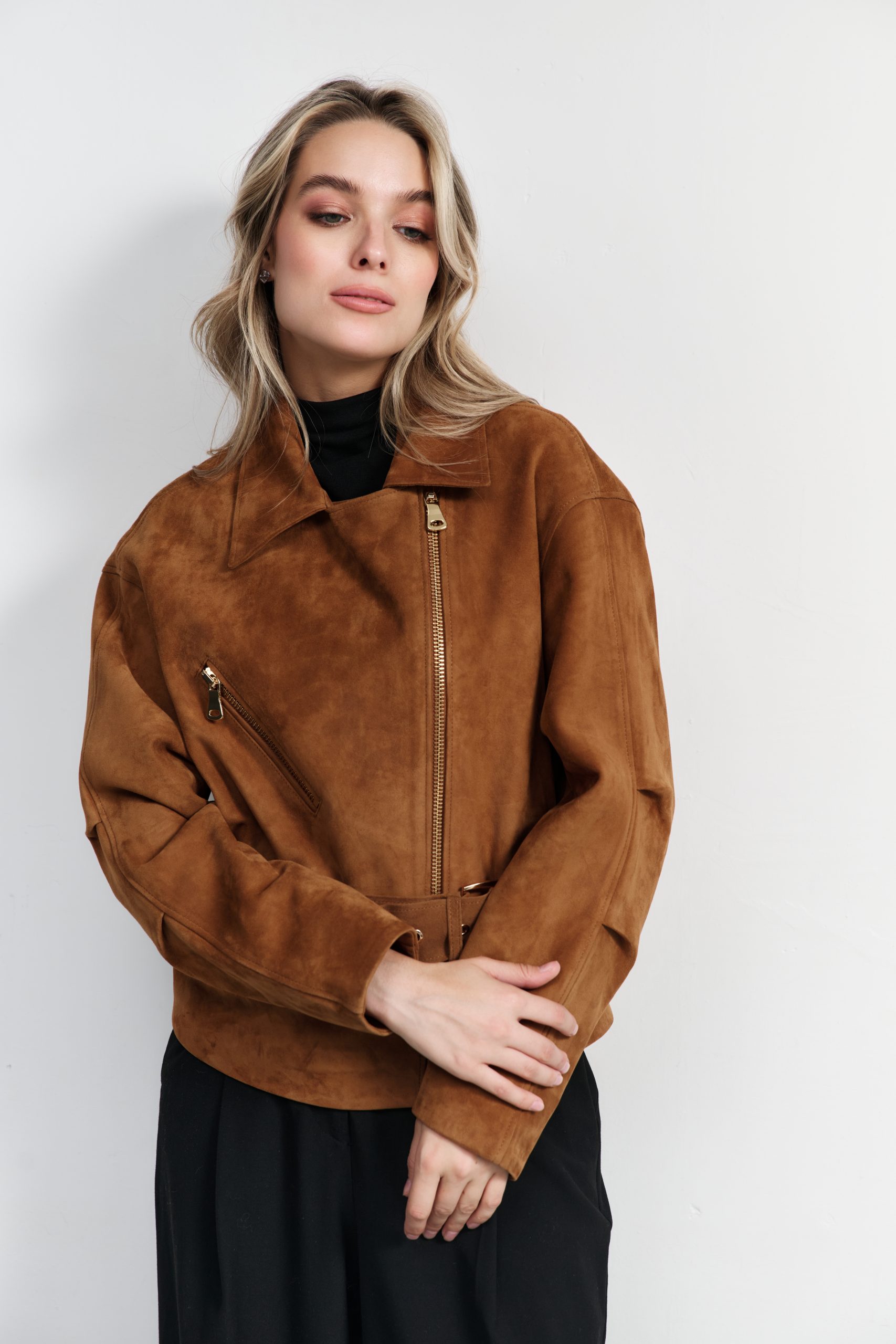 Куртка женская из натуральной кожи OKSA FASHION Z-2608LP/55OF Куртка женская из натуральной кожи OKSA FASHION Z-2608LP/55OF